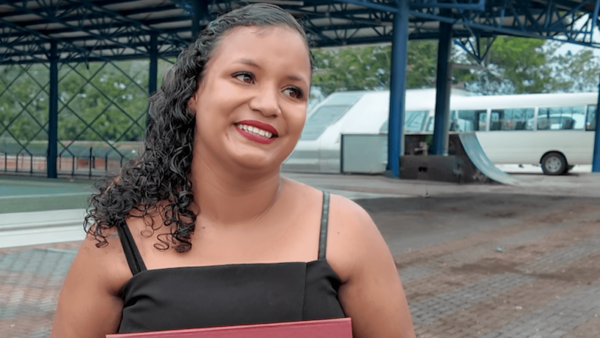 ¿Cómo se gradúa una madre que estuvo en coma ocho días tras dar a luz?
