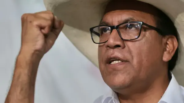 Sánchez acusa a Fujimori de controlar Perú diez años
