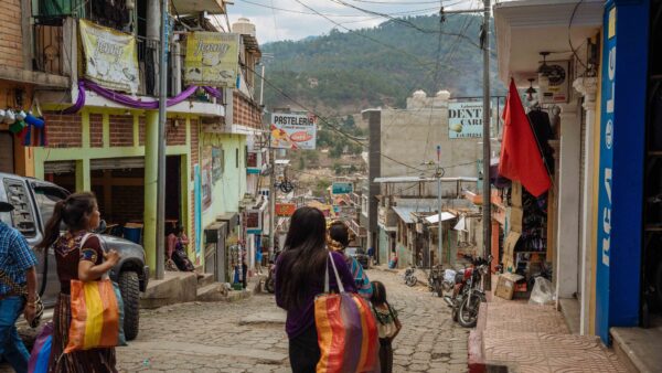 Migrantes guatemaltecos retornados enfrentan desafíos críticos de reintegración