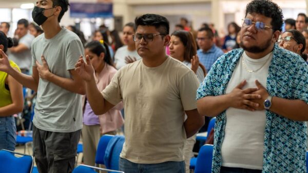 Republicanos bloquean proyecto migratorio por fondo de compensaciones