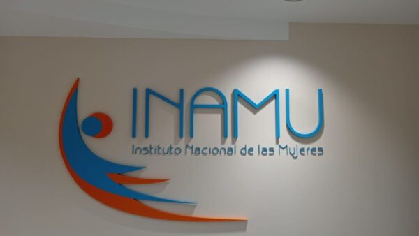 Organizaciones piden frenar reorganización del Inamu en Costa Rica