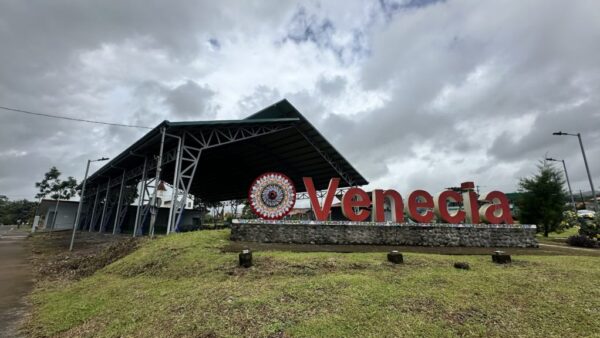 Venecia de San Carlos estrena complejo deportivo comunitario