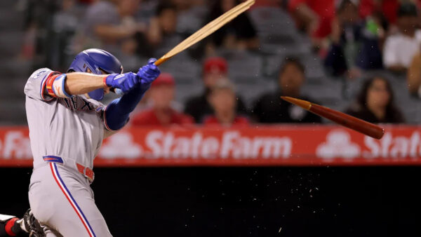 Rangers caen 5-2 ante Angels y regresan bajo .500