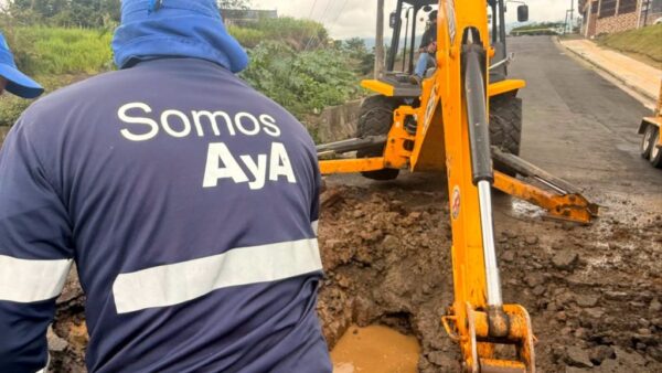 Tribunal ordena al AyA reparar calle abandonada en Puntarenas