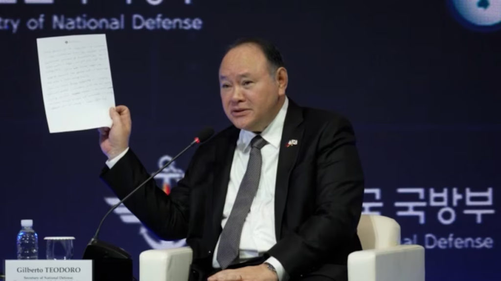 Tensión naval entre China y Filipinas escala en aguas disputadas del Pacífico